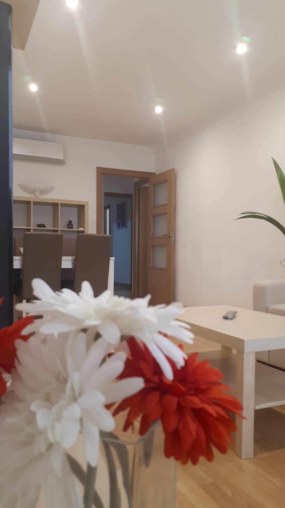 ビラデカンスLaura House The Style Airport Bcnアパートメント エクステリア 写真
